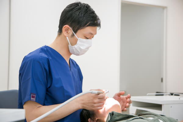 土日でも専門のスタッフがしっかりと治療いたします