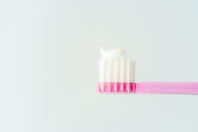 市販のホワイトニング歯磨き粉の効果は？歯磨き粉の種類と効果を紹介